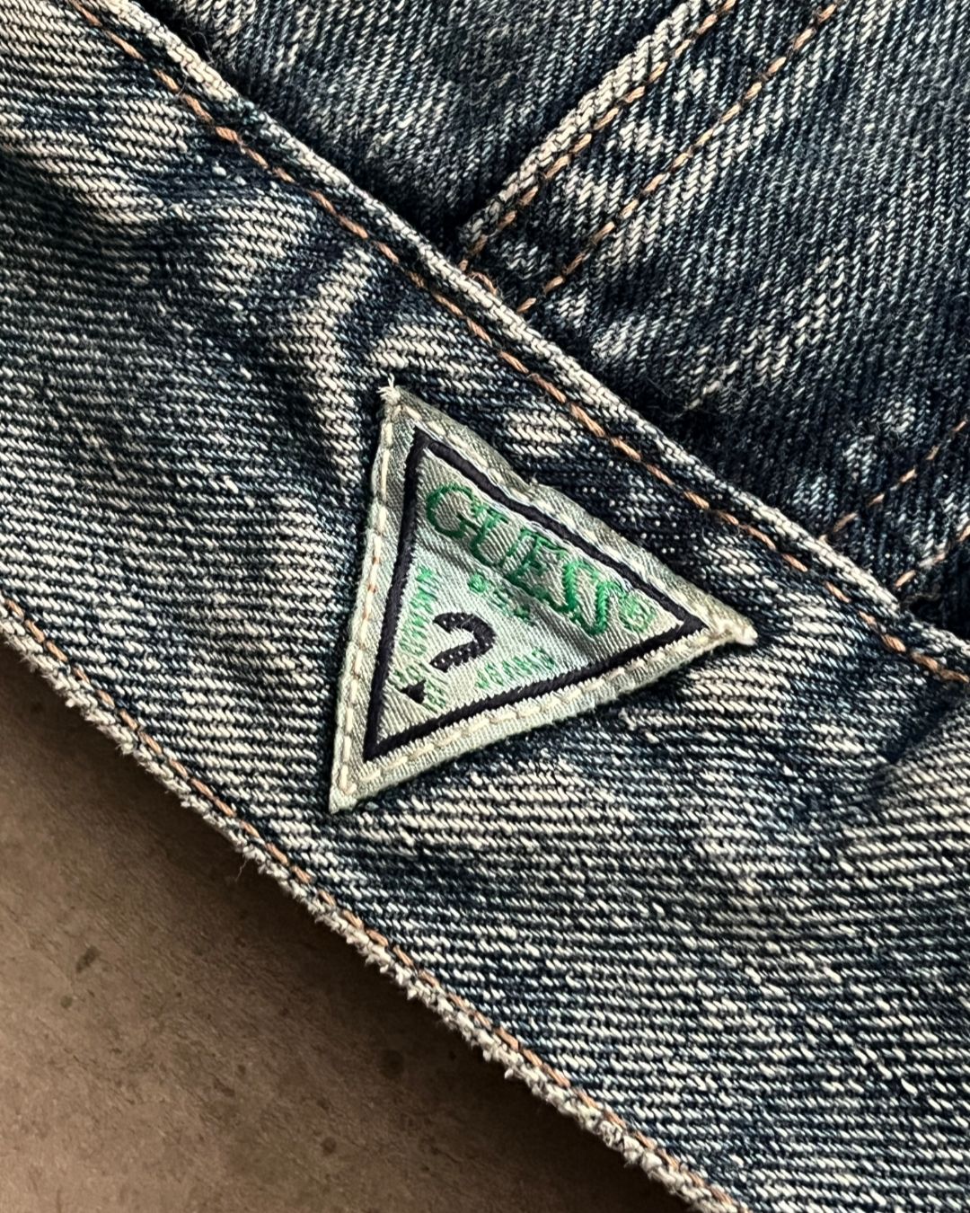 GUESS DENIM JACKET (XS)