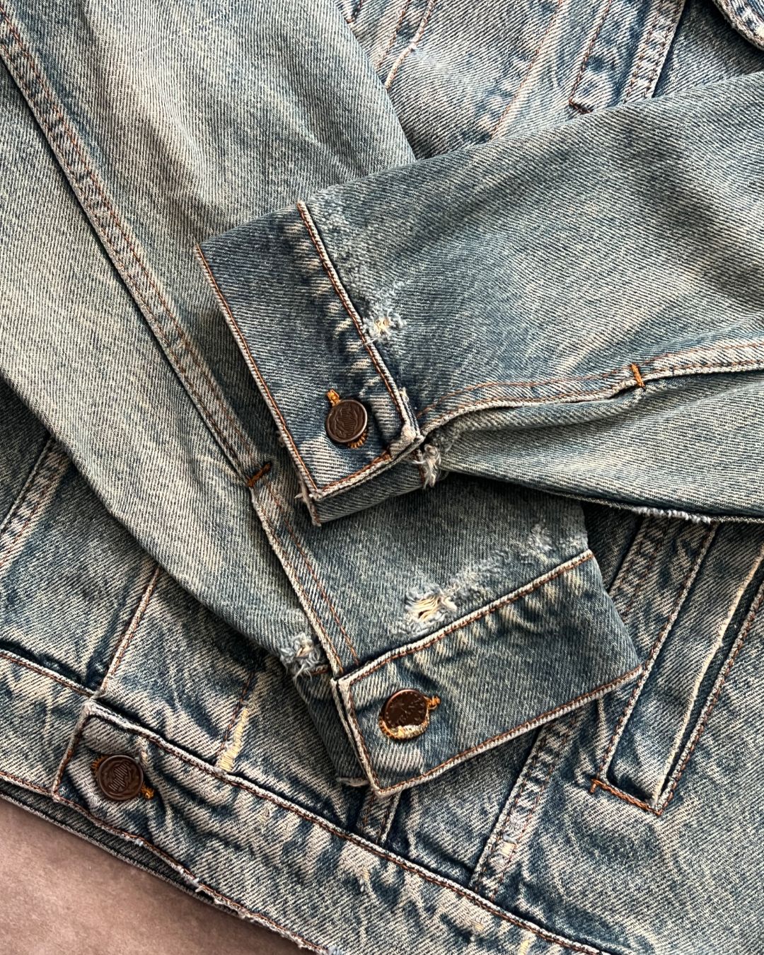 DENIM TRUCKER JACKET (L)