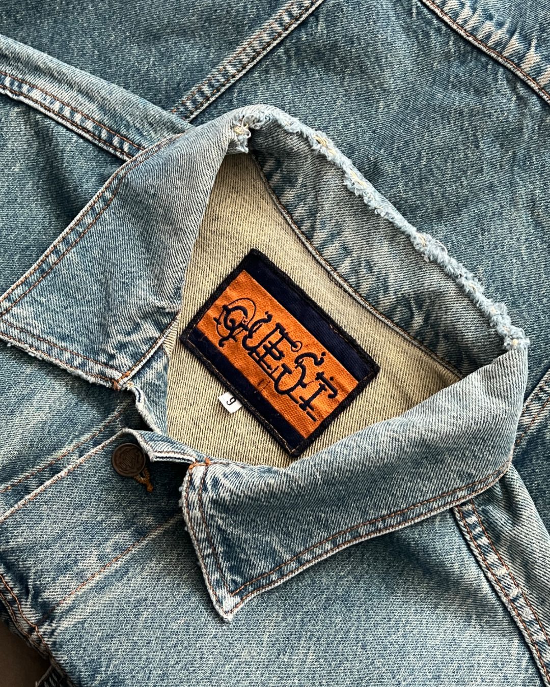 DENIM TRUCKER JACKET (L)