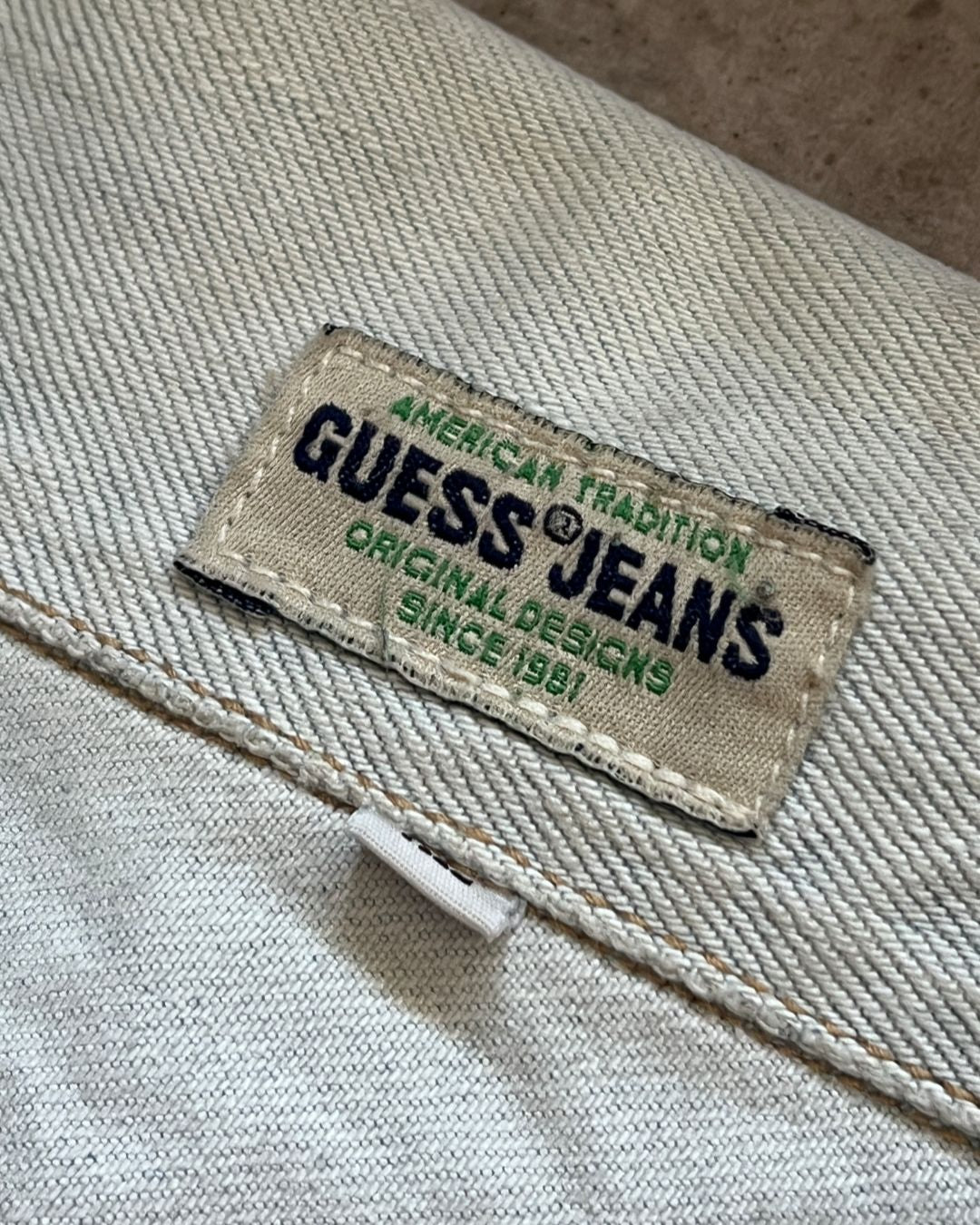 GUESS DENIM JACKET (XL)