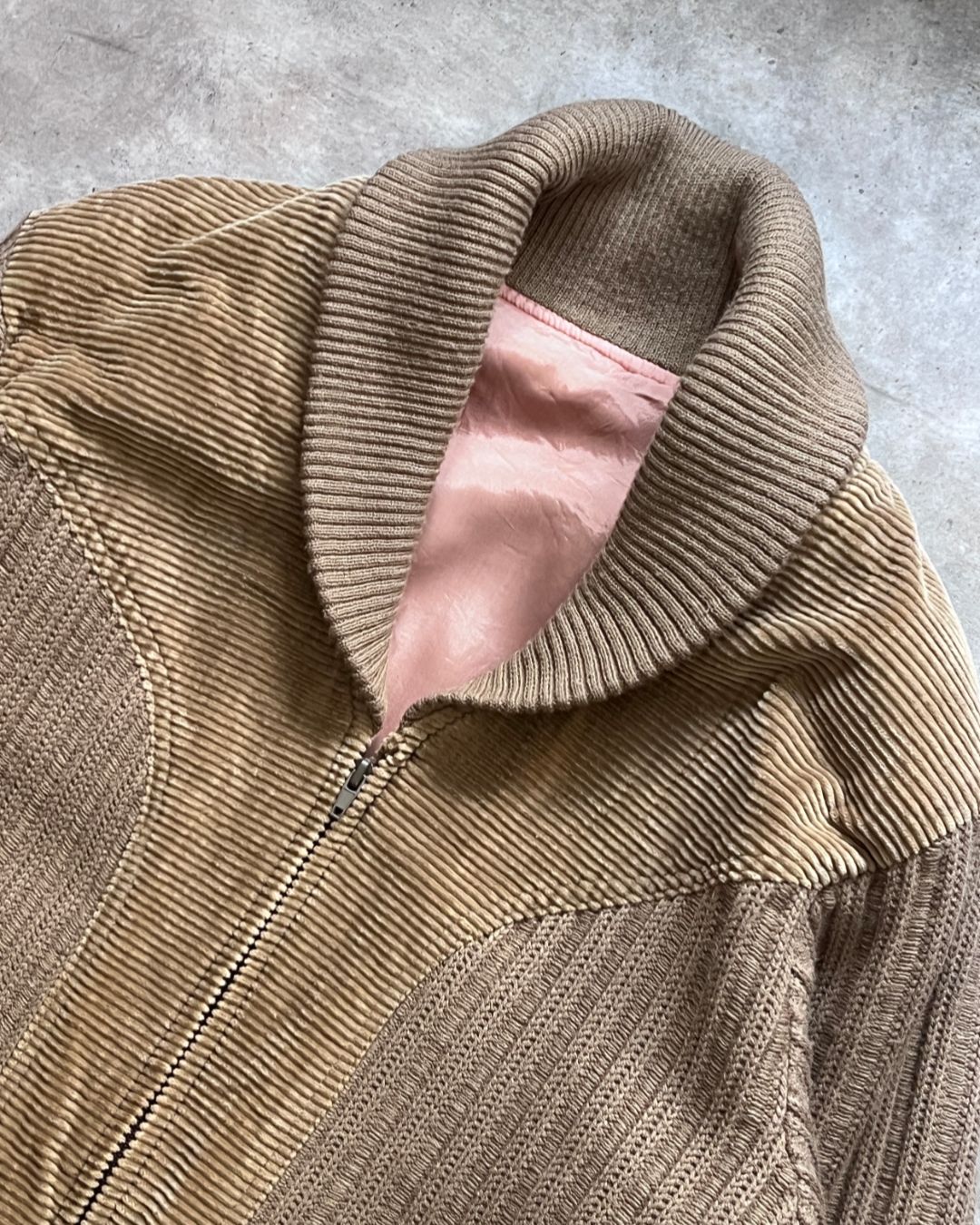 BEIGE JACKET (S)