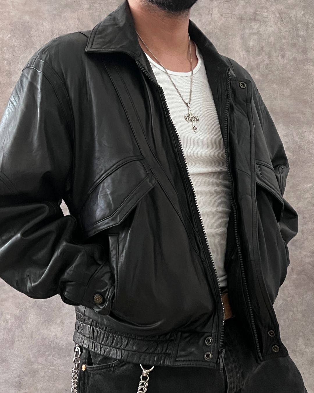BOMBER LEATHER JACKET (M)